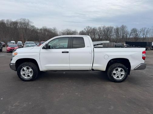 Super White 2016 Toyota Tundra SR5