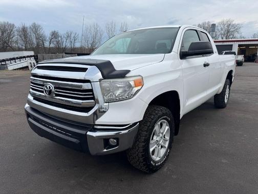 Super White 2016 Toyota Tundra SR5