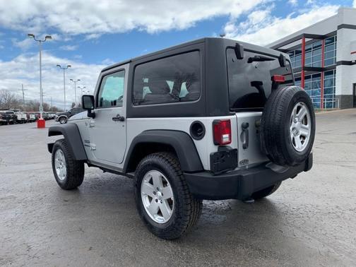 Photo 3 of 21 of 2012 Jeep Wrangler Sport