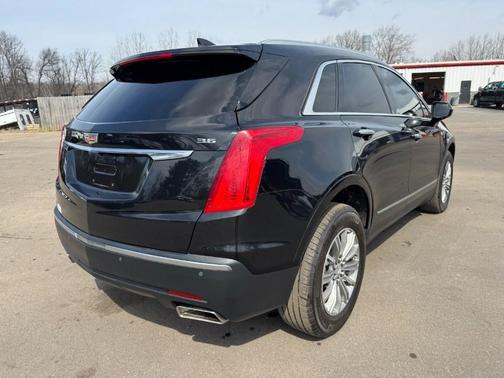 Stellar Black Metallic 2018 Cadillac XT5 Luxury
