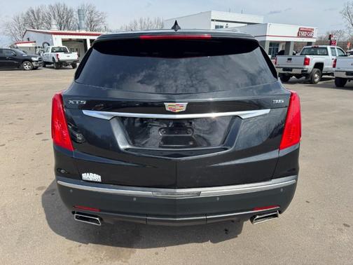 Stellar Black Metallic 2018 Cadillac XT5 Luxury