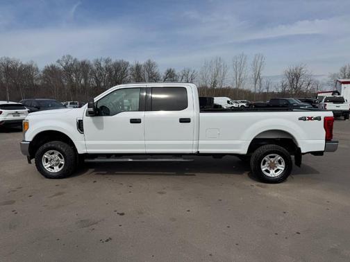 Oxford White 2017 Ford F-250 XLT