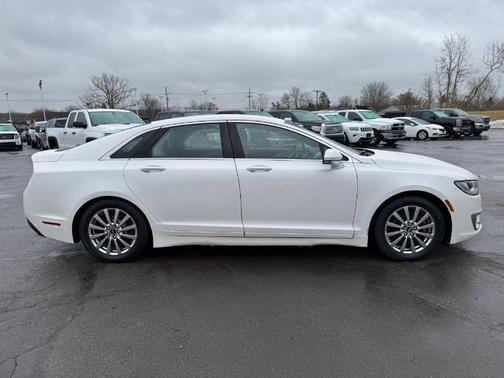 2017 Lincoln MKZ Base