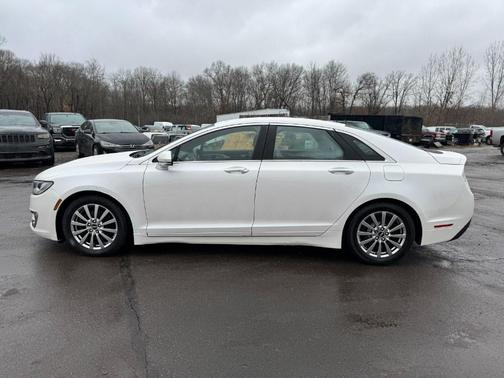 2017 Lincoln MKZ Base