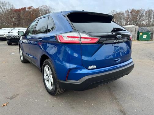 2021 Ford Edge SE