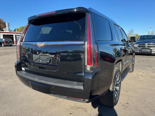 2017 Cadillac Escalade Luxury