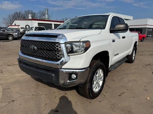 2018 Toyota Tundra SR5