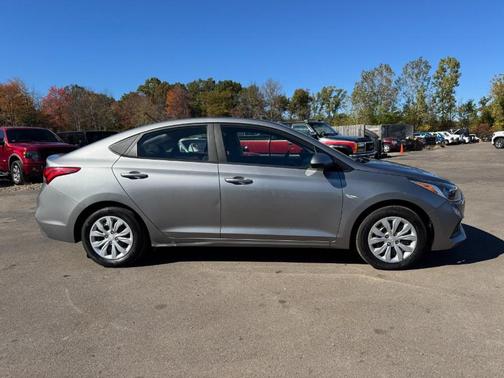 2021 Hyundai Accent SE