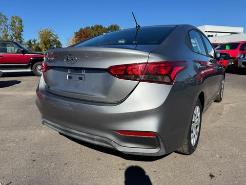 2021 Hyundai Accent SE
