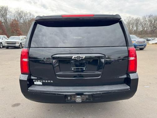 2016 Chevrolet Suburban LS