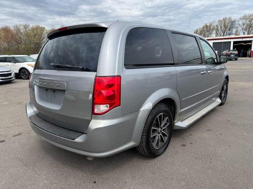 Billet Silver Metallic Clearcoat 2014 Dodge Grand Caravan AVP/SE