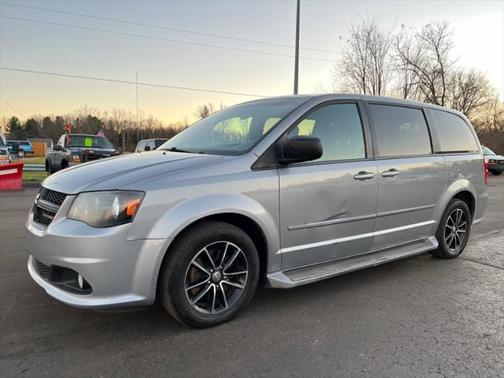 Billet Silver Metallic Clearcoat 2014 Dodge Grand Caravan AVP/SE