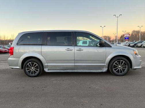 Billet Silver Metallic Clearcoat 2014 Dodge Grand Caravan AVP/SE