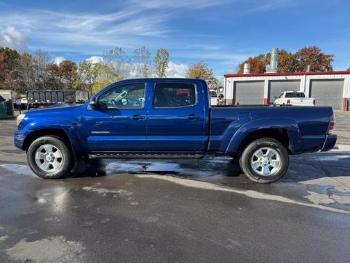 2015 Toyota Tacoma Base