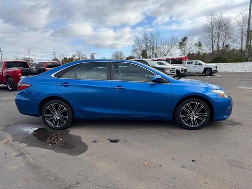 2016 Toyota Camry SE w/Special Edition Pkg