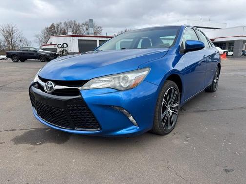 2016 Toyota Camry SE w/Special Edition Pkg