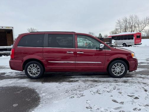 2015 Chrysler Town & Country Touring-L