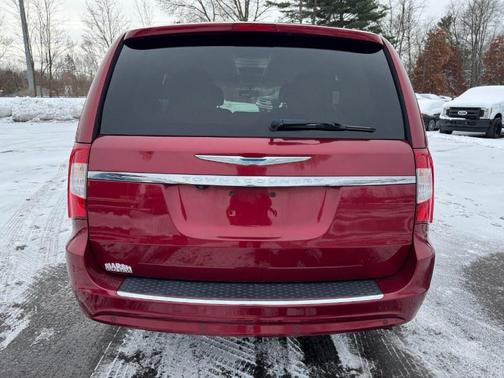 2015 Chrysler Town & Country Touring-L