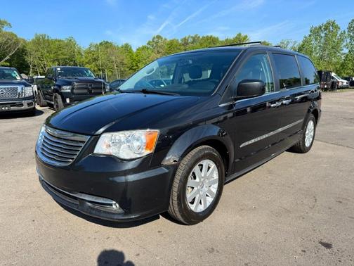 Brilliant Black Crystal Pearlcoat 2015 Chrysler Town & Country Touring