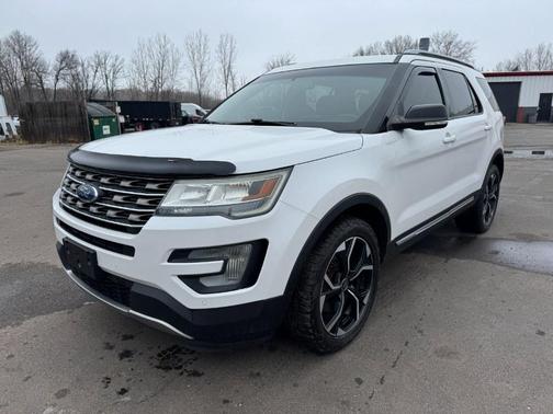 White 2016 Ford Explorer XLT