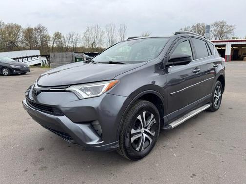 Magnetic Gray Metallic 2018 Toyota RAV4 LE