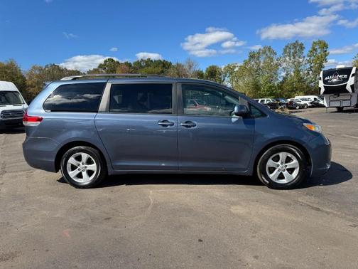 2014 Toyota Sienna LE
