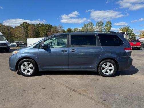 2014 Toyota Sienna LE
