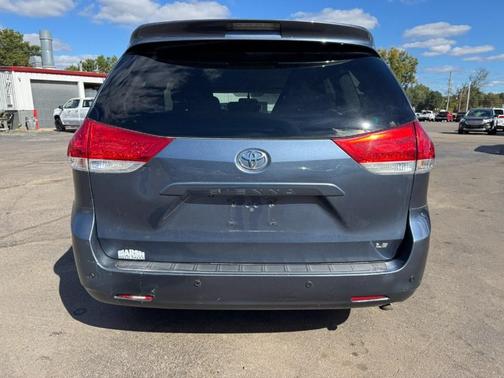 2014 Toyota Sienna LE
