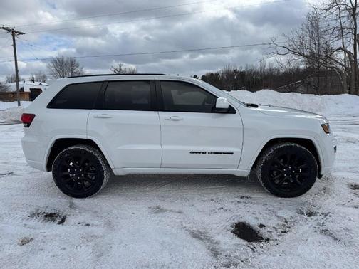 2021 Jeep Grand Cherokee Laredo