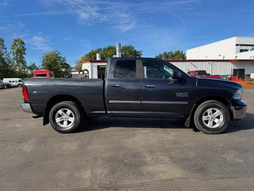 2016 RAM 1500 SLT