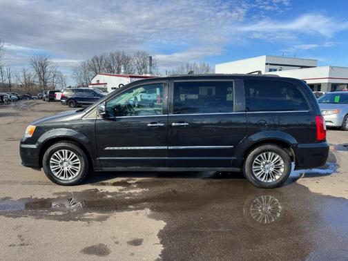 2014 Chrysler Town & Country Touring-L
