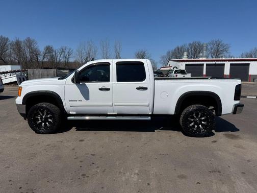 Summit White 2013 GMC Sierra 2500 SLE