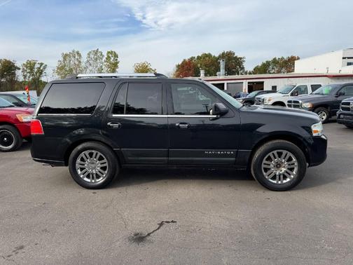 2010 Lincoln Navigator Base