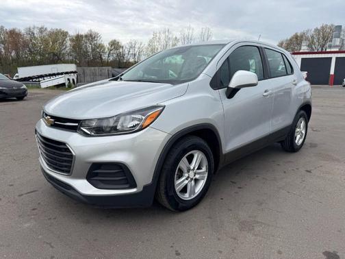 Silver Ice Metallic 2019 Chevrolet Trax LS