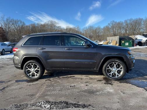 2018 Jeep Grand Cherokee Sterling Edition