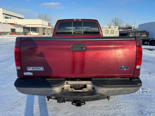 2005 Ford F-250 XLT Crew Cab
