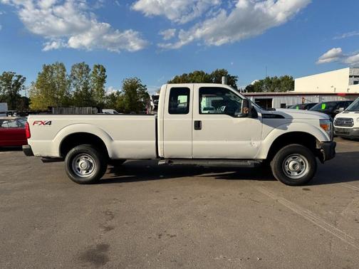2013 Ford F-250 4WD SuperCab 158' XL