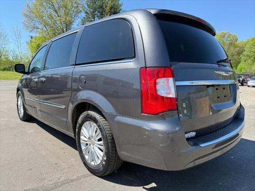 2016 Chrysler Town & Country Limited