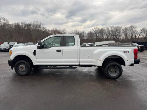 Oxford White 2017 Ford F-350 XL