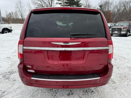 2014 Chrysler Town & Country Touring-L