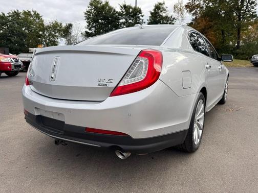 2014 Lincoln MKS Base