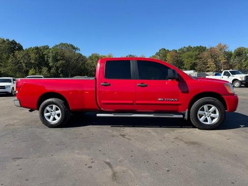 2012 Nissan Titan SV
