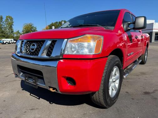 2012 Nissan Titan SV