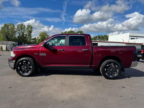 2017 RAM 1500 SLT