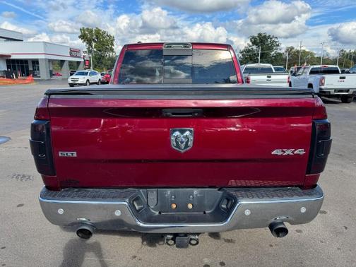 2017 RAM 1500 SLT