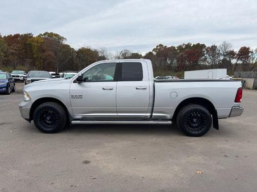 2016 RAM 1500 SLT