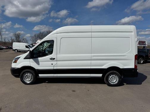 Oxford White 2018 Ford Transit-250 Base
