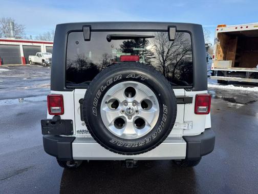 2013 Jeep Wrangler Sahara