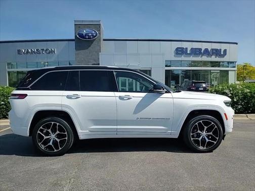 2022 Jeep Grand Cherokee Summit