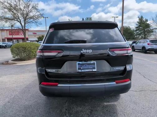 Diamond Black Crystal Pearlcoat 2024 Jeep Grand Cherokee L Laredo